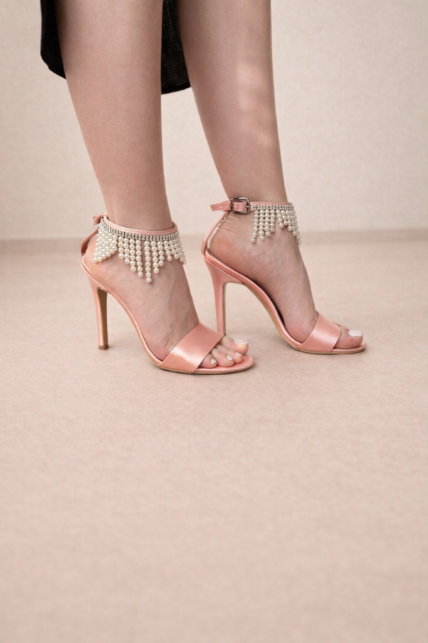 Wedo Shoes El İşçiliği İnci Detaylı pudra pembe Saten Özel Tasarım Topuklu Ayakkabı