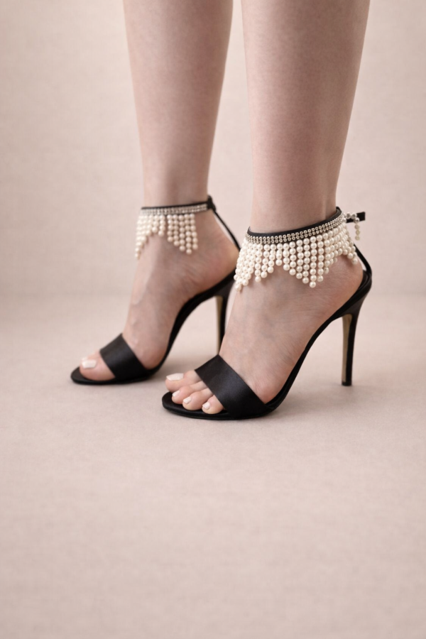 WEDO SHOES Siyah Saten İnci ve Taş İşlemeli Topuklu Ayakkabı