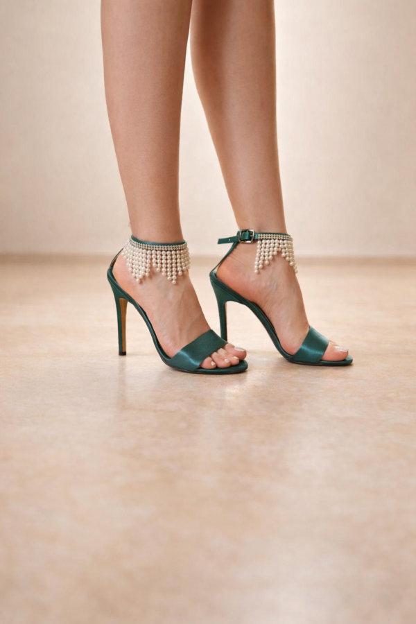 Zümrüt Yeşil Saten El Dikimi İnci Saçaklı Boncuklu Hakiki Deri Topuklu Ayakkabı